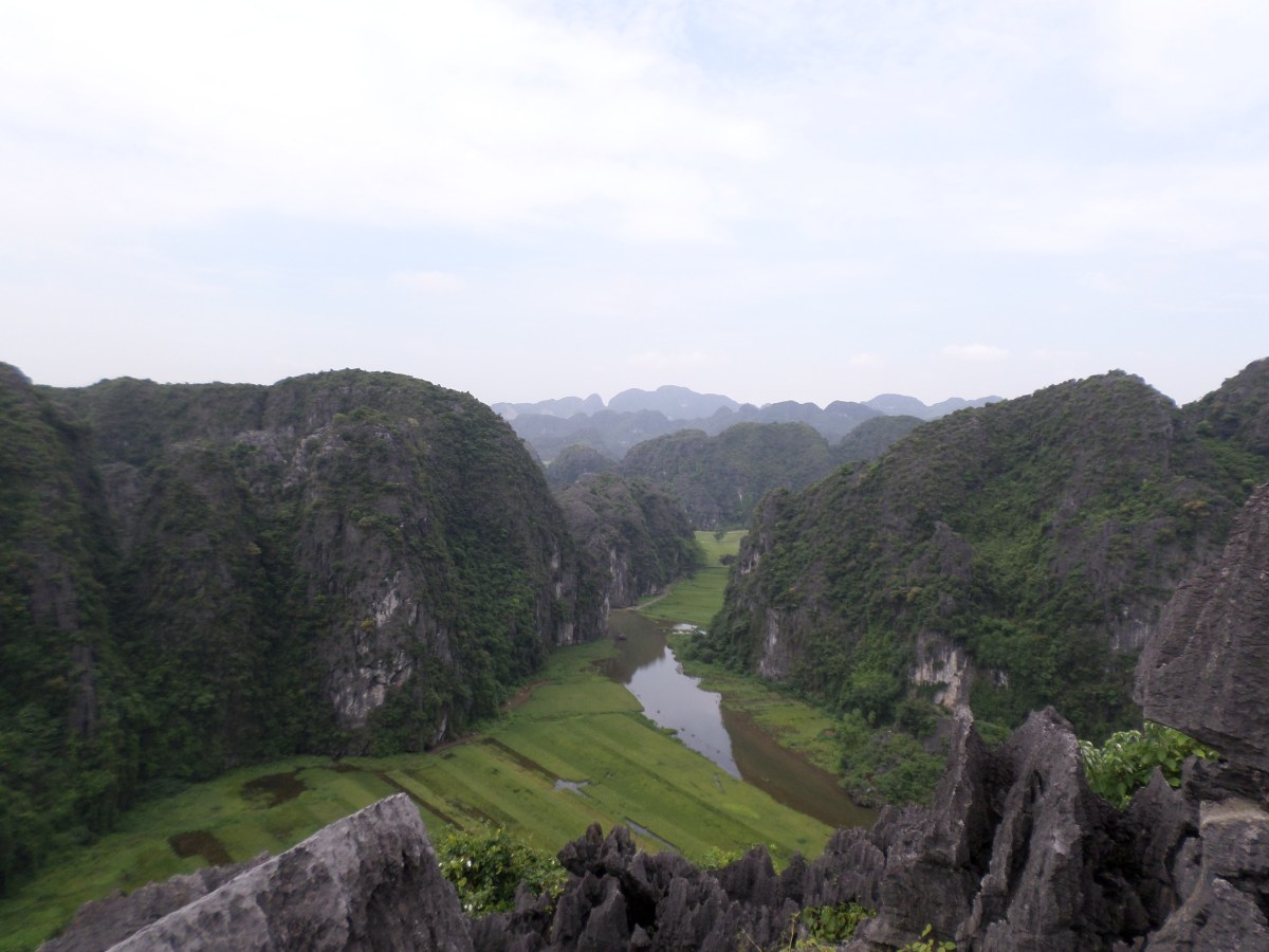 Ninh Binh lakes and&nbsp;boats
