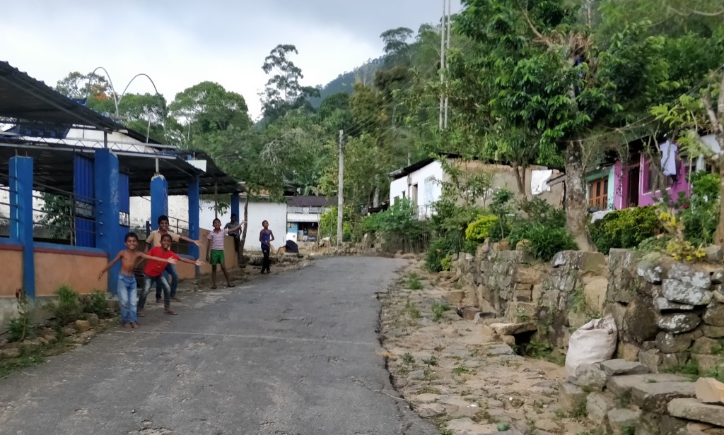 Avoiding tourists in Kandy and&nbsp;Ella