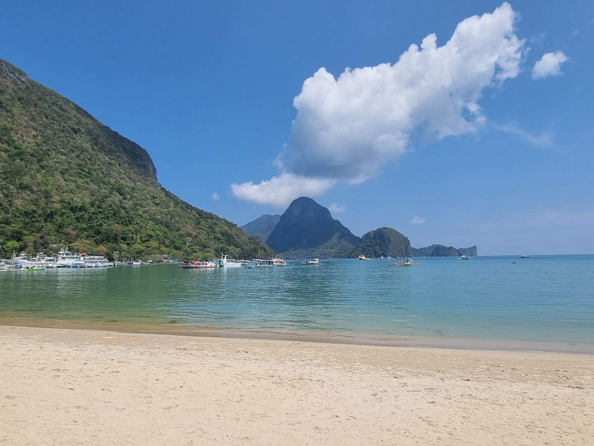 Sleeping in El&nbsp;Nido