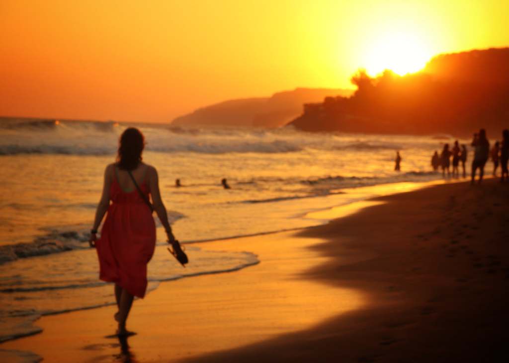 Facing the waves in El&nbsp;Zonte